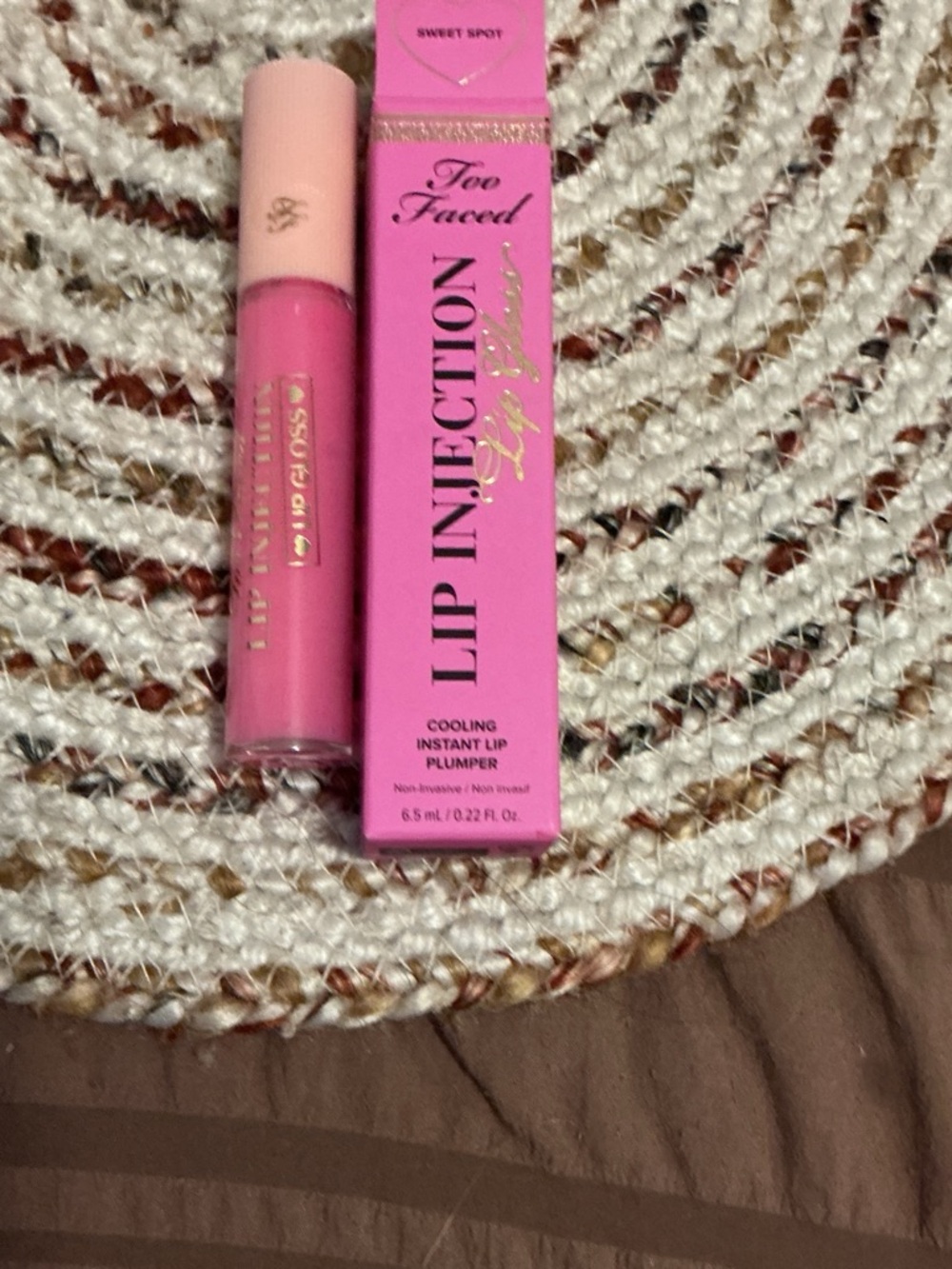 Too Faced Lip Injection) sweet spot